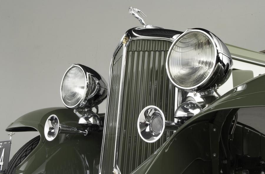  Chrysler CL Imperial Convertible Roadster by LeBaron 1932 года  (фото 21 из 26)